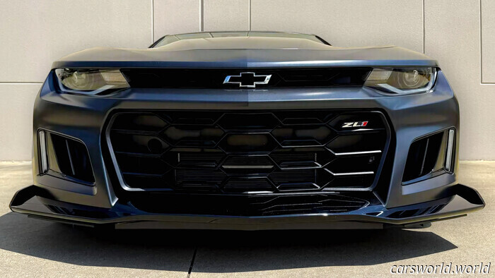 Этот Camaro дважды продавался за 30 тысяч долларов из-за наклейки, И никто на Нем не ездит | Carscoops